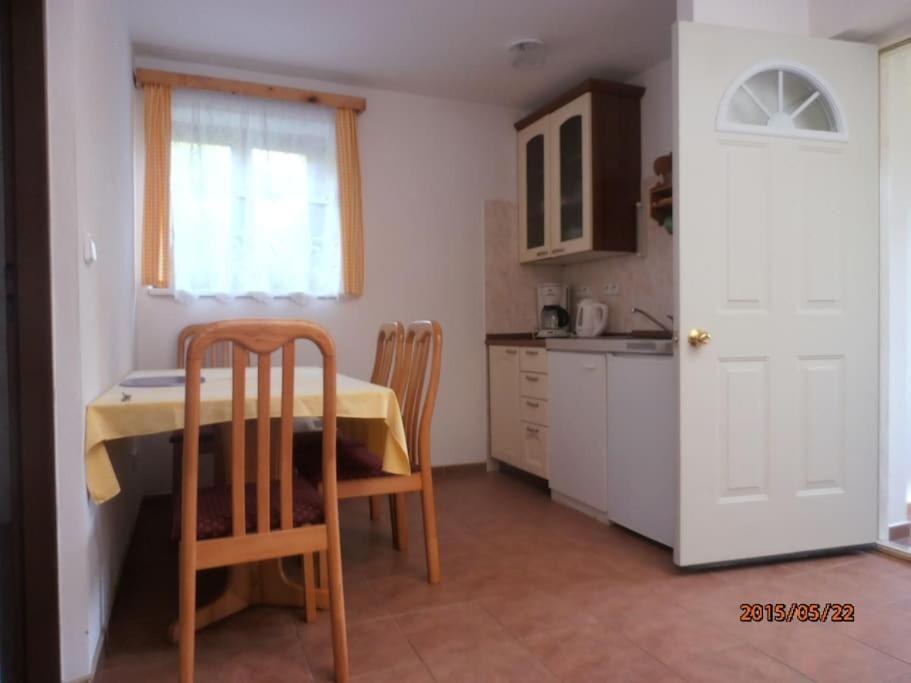 Ubytovani U Machova Jezera - Apartmany - Ludmila Grulisova Doksy  Extérieur photo