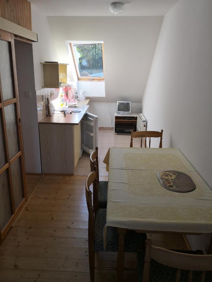 Ubytovani U Machova Jezera - Apartmany - Ludmila Grulisova Doksy  Extérieur photo