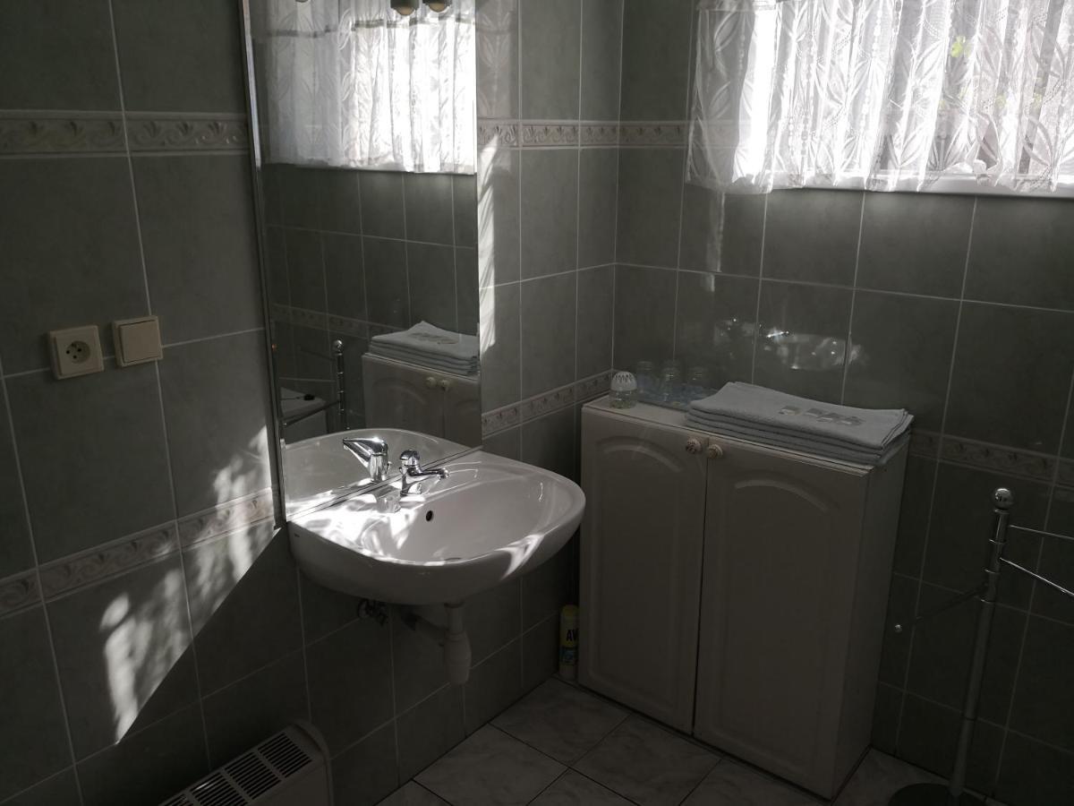 Ubytovani U Machova Jezera - Apartmany - Ludmila Grulisova Doksy  Extérieur photo