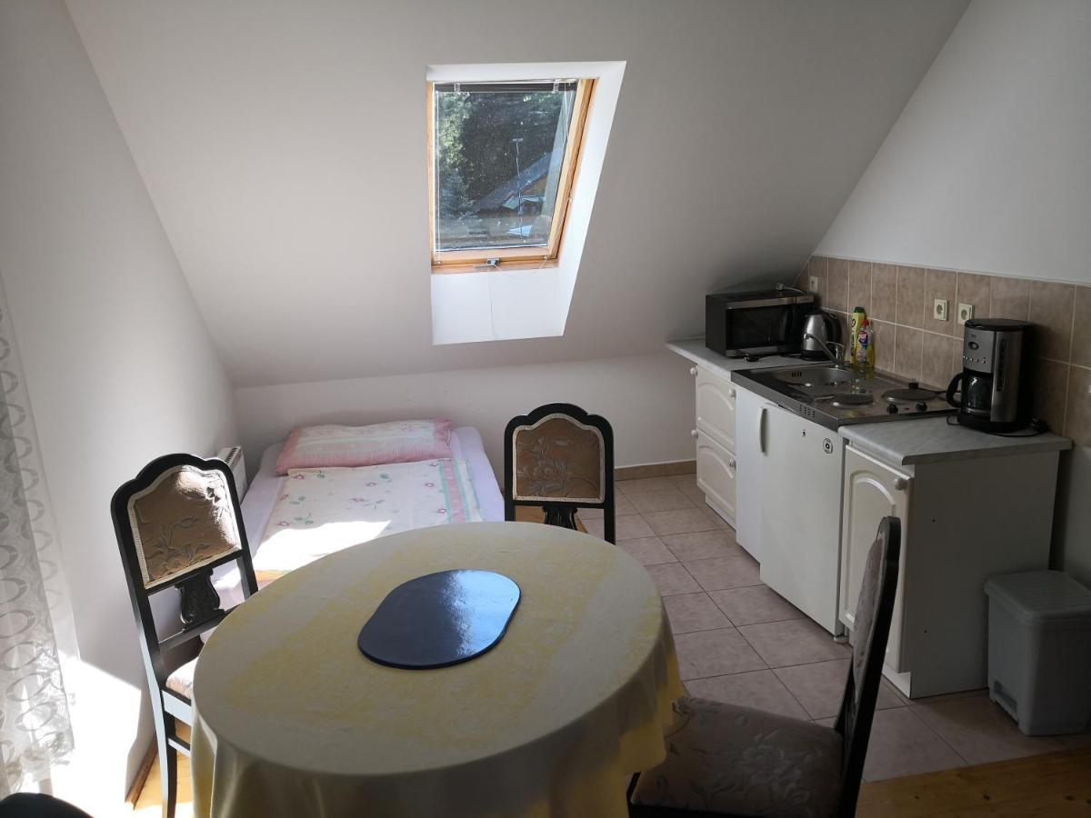 Ubytovani U Machova Jezera - Apartmany - Ludmila Grulisova Doksy  Extérieur photo